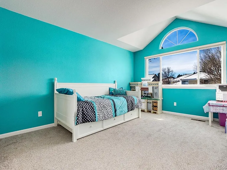 15581 Flowerhill Cir — Photo 13