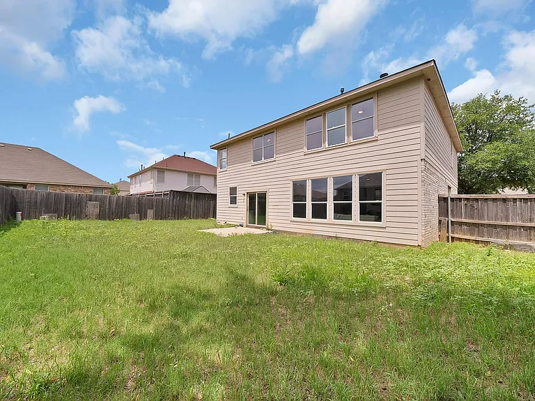 137 Heritage Dr — Photo 36