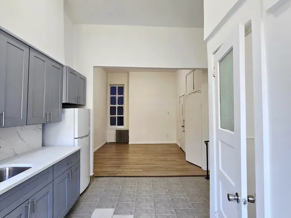 54-12 Flushing Avenue image 2 of 6