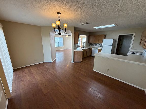 3rd image of 7710 Heathridge