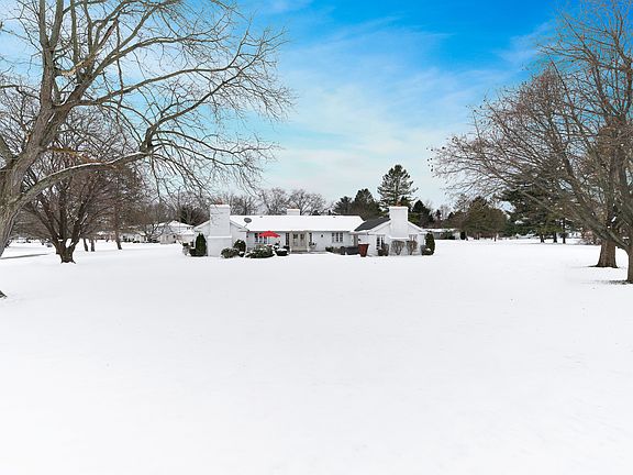 Park like setting, 16th hole