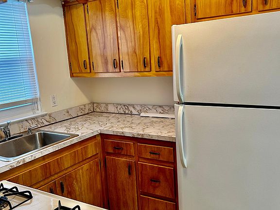3rd image of 46 Ashland Ave E #1
