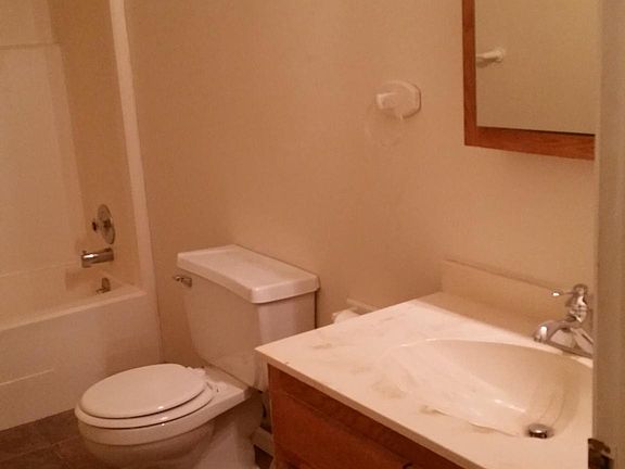 4th image of 1025 S Country Club Dr