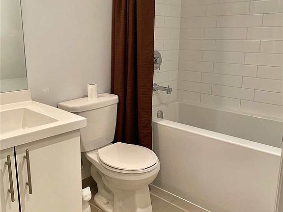 4th image of 55 Speers Rd W #1110