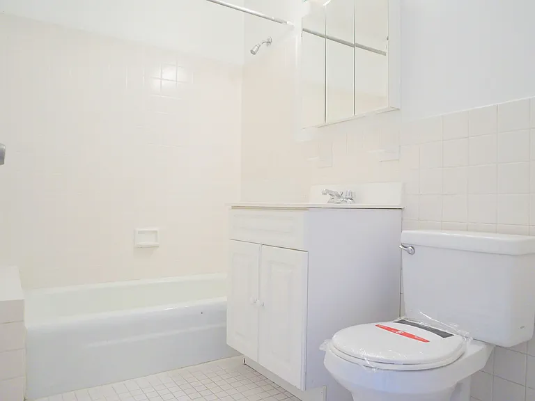 401 2nd Ave #8B — Photo 5