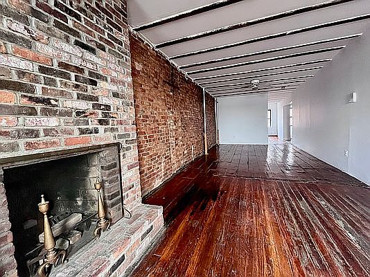 5th image of 159 1/2 Columbia St APT 3