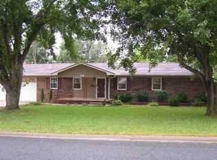 1921 Belmont St, El Dorado, KS 67042