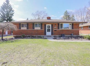 36163 Suffolk St, Clinton Township, MI 48035