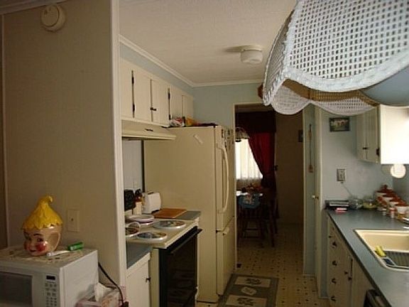 3rd image of 1334 Laura St