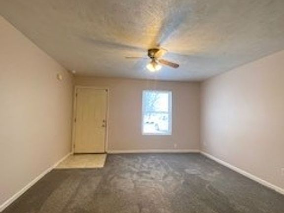 4th image of 818 Antler Dr APT A