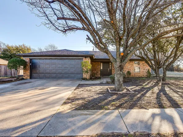305 Bentley Dr, Joshua, TX 76058