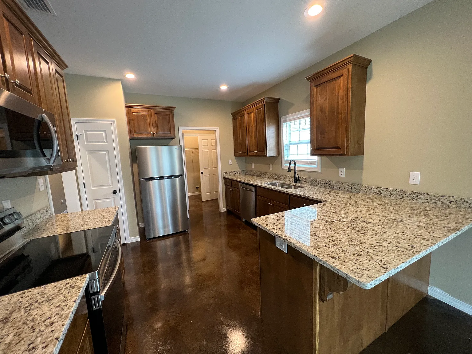 Available Mid November! 3 Bedroom / 2 Bath In Spanish Fort! — Photo 4