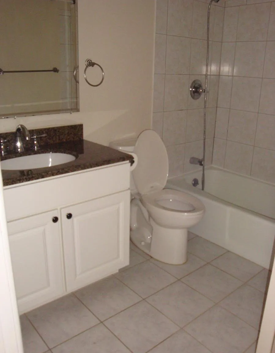 2 bed, 1.5 bath, 1206 sqft, $2,300 — Photo 3