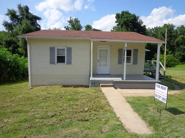 98 Stanley Main St, Stanleytown, VA 24168