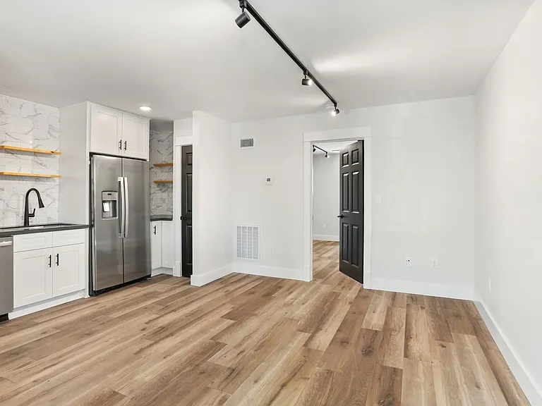 4421 Burgundy St #103 — Photo 2