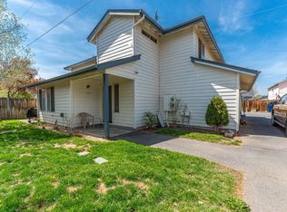 2933 SW 23rd St, Redmond, OR 97756