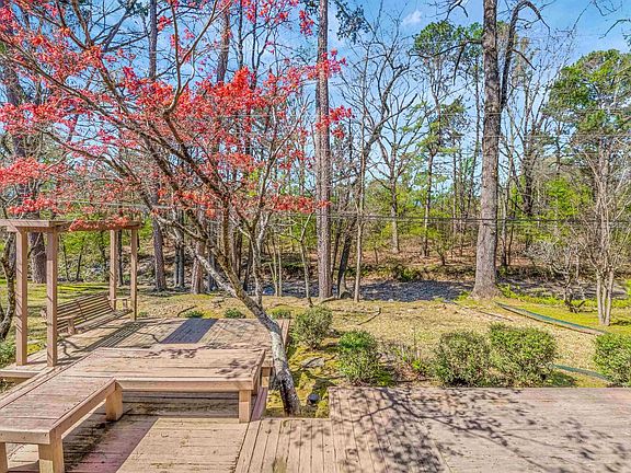 5th image of 8 Stoney Brook Ct