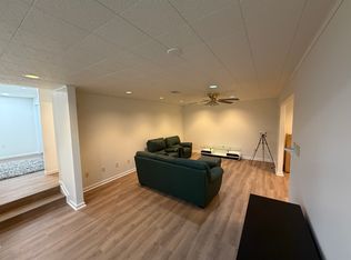 43891 Glenhazel Dr, Ashburn, VA 20147