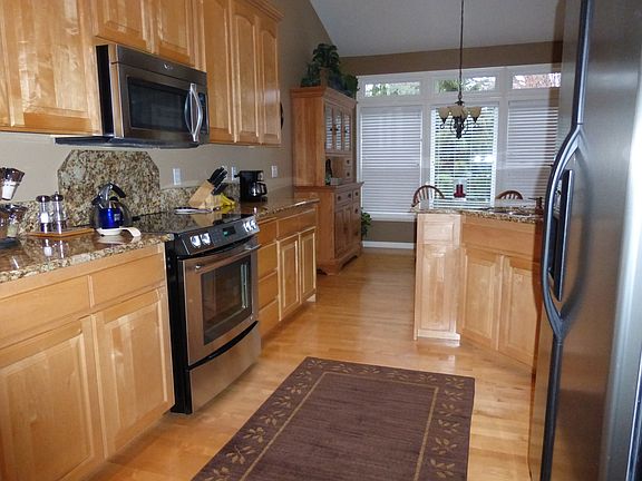 Kitchen w/ SS appliances