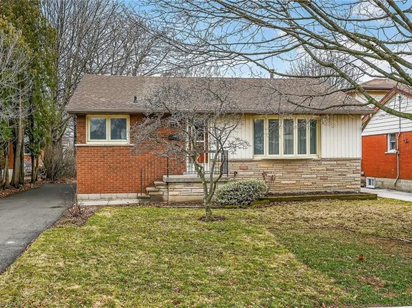 134 W 28th St, Hamilton, ON L9C 5B2