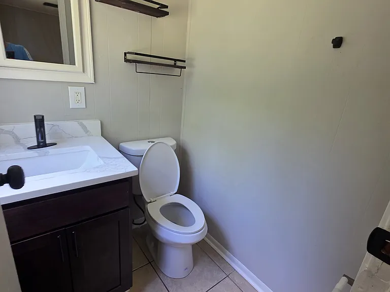 2641 Village Green Ln — Photo 3