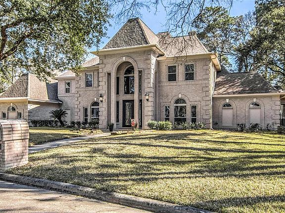 3rd image of 2206 Bluff Creek Dr