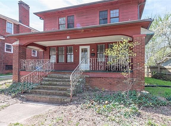 3rd image of 83 Beverly Rd W