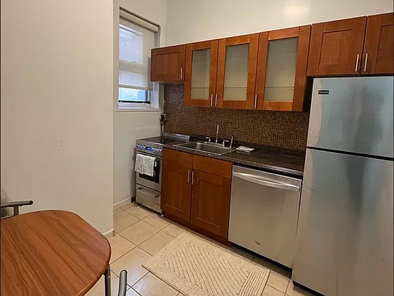 4th image of 238 E 82nd St APT 1C