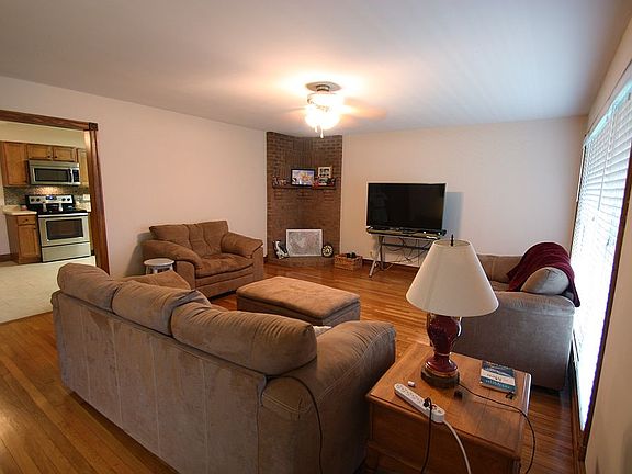 2nd image of 106 Park Ave