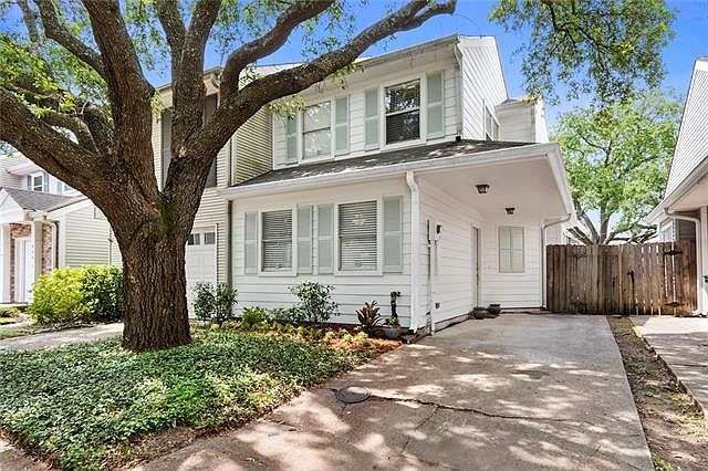 1st image of 916 Old Metairie Pl