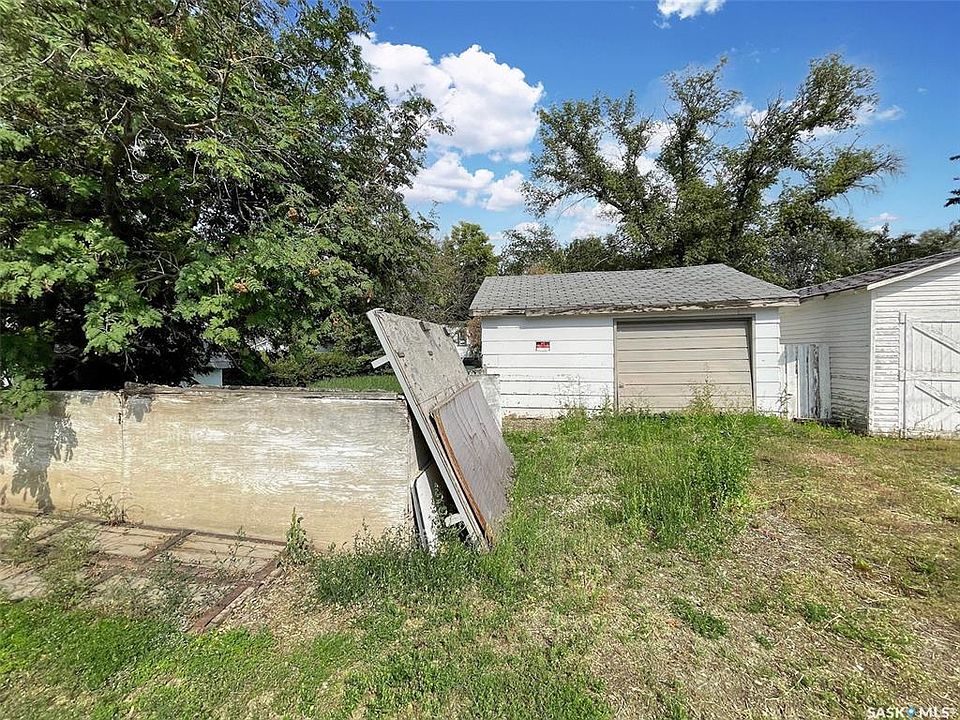 2nd image of 310 6th AVENUE SE