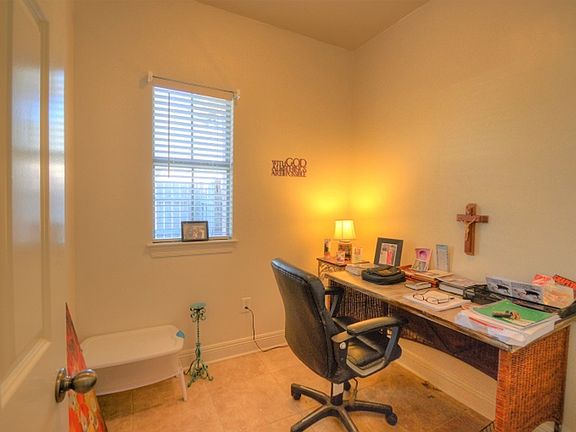 4th image of 18055 Manning Dr
