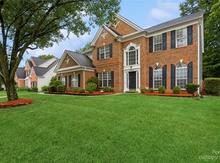 10840 Knight Castle Dr, Charlotte, NC 28277