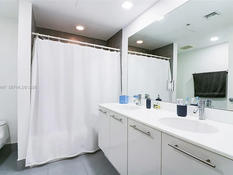 92 SW 3rd St #2808 — Photo 7