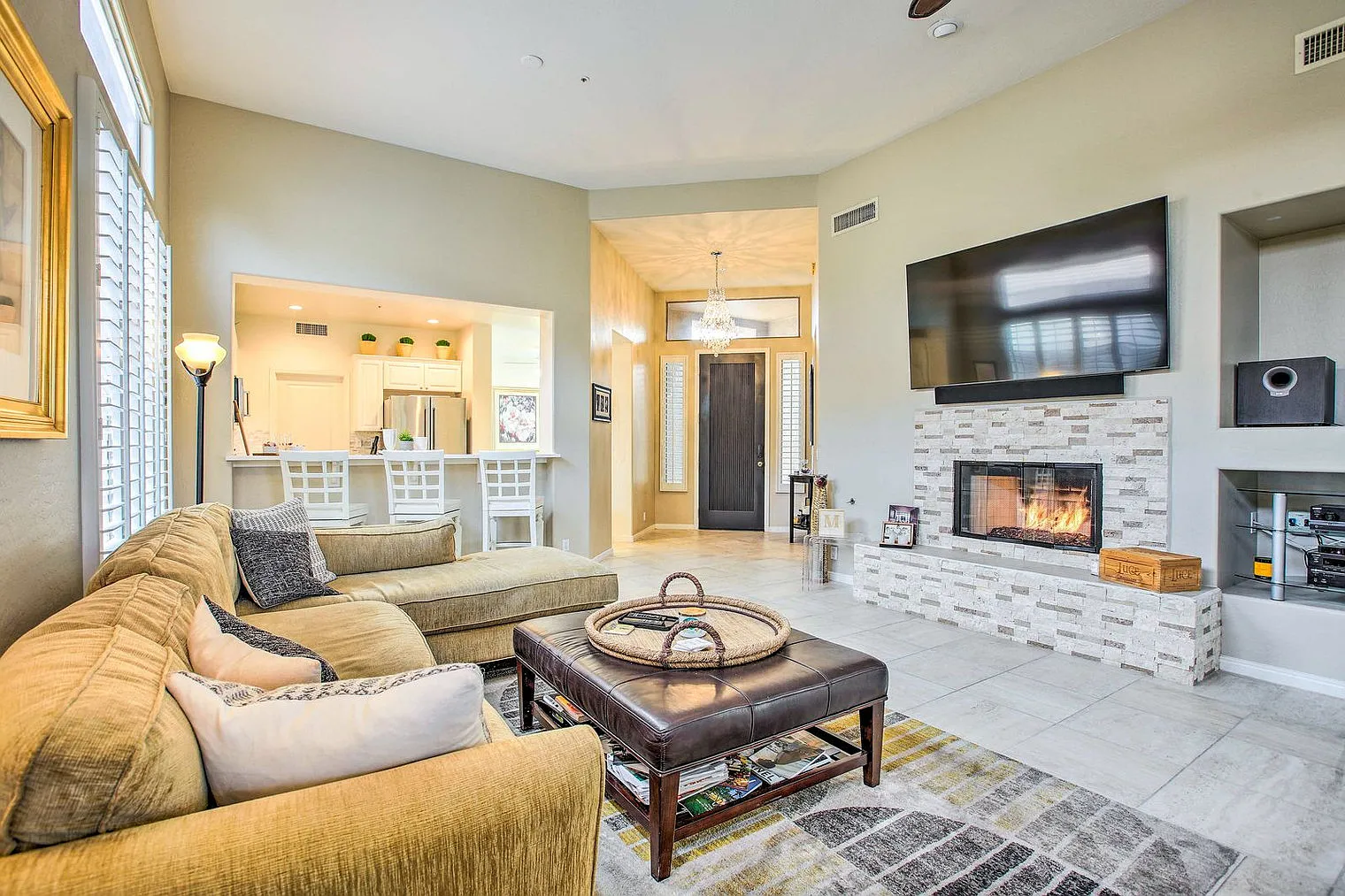 2 bed, 2.0 bath, 1689 sqft, $5,225 — Photo 2