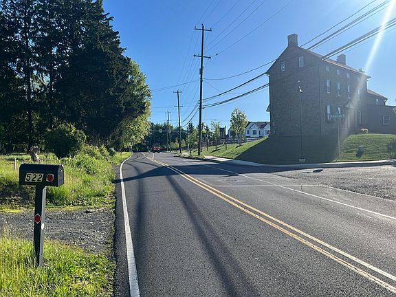 5th image of 522 Folly Rd