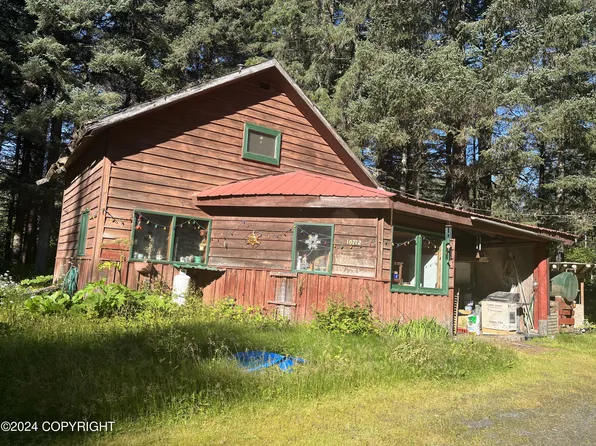 10712 Bear Paw Cir, Seward, AK 99664