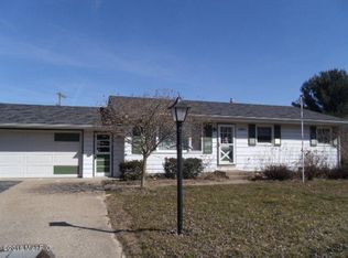 2863 Garden Ln W, Saint Joseph, MI 49085