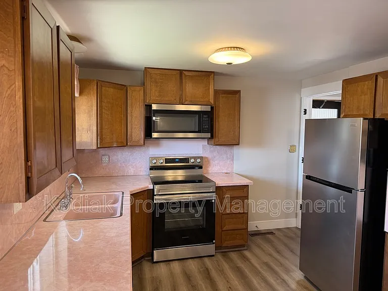 4099 S Madison Ave — Photo 6