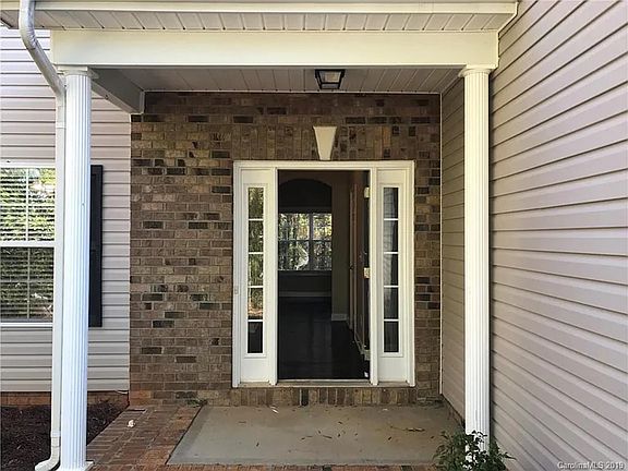 3rd image of 3685 Travertine Dr