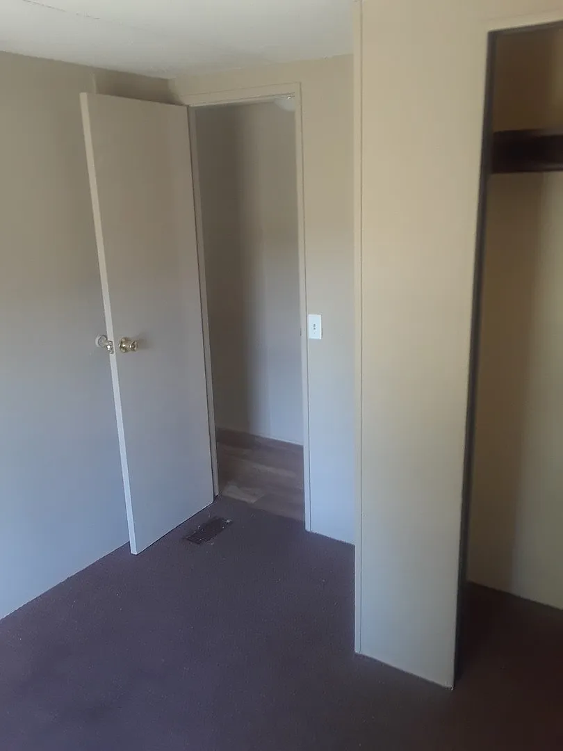 Three Bedroom Two Bath Manufactured Home — Photo 4