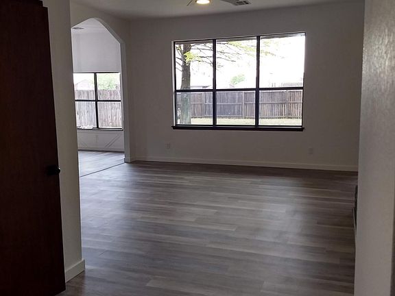 3rd image of 16229 Seminole Dr