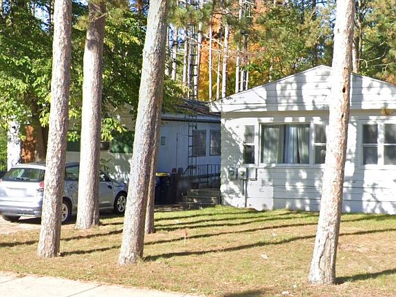 2nd image of 243 & 245 E Hiawatha Dr