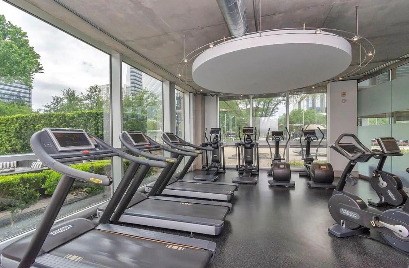 1 bed, 1.0 bath, 965 sqft, $2,300 — Photo 3