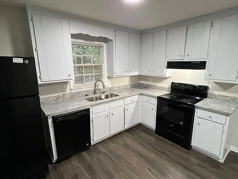 369-371 Freeport Drive — Photo 5