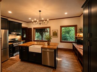 6789 N Elm Tree Rd, Glendale, WI 53217