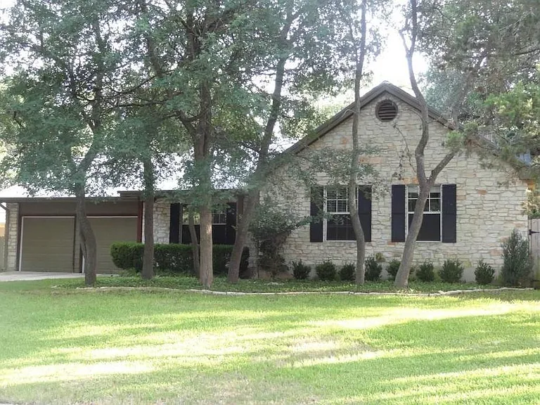 3211 Park Hills Dr — Photo 1