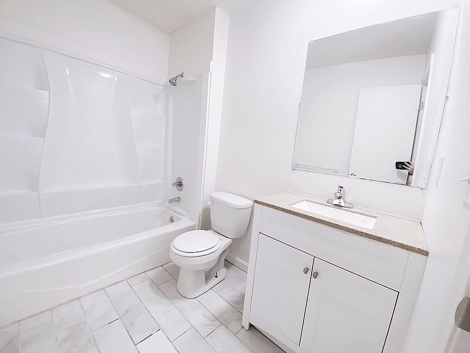1st image of 13902 Falkirk Cir