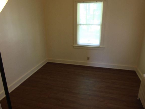 2nd image of 840 S Center Rd