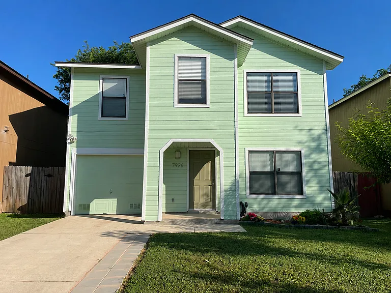 7926 Ruby Mdw — Photo 1
